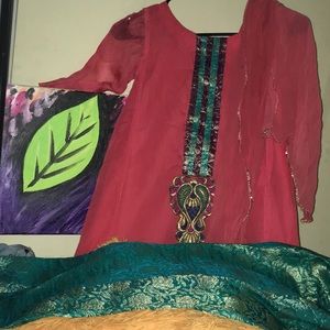 Garment, head scarf, and pants set